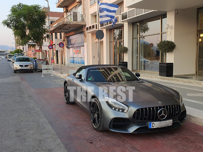 Ένα supecar αξίας 216.000 ευρώ στους δρό...