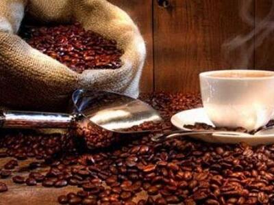 Πιείτε καφέ για να έχετε καθαρά δόντια!