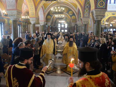 ΠΑΤΡΑ - ΦΩΤΟ: Κατάμεστος ο Ι.Ν. Αγ. Ανδρέου για την εορτή των Αχαιών Αγίων