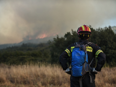 Φωτιά στη Λαμία: Νέο μήνυμα του 112 - εκ...