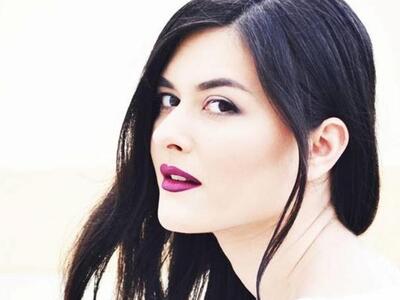 H ερμηνεύτρια Αλεξάνδρα Κόνιακ για μία l...