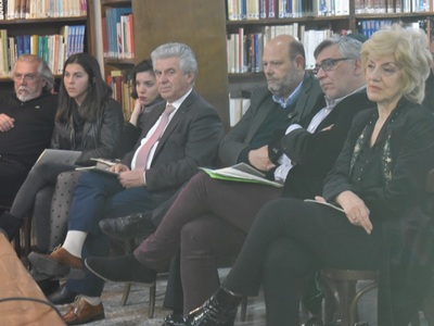 Διακρίνονται από δεξιά: η αναπληρώτρια υ...