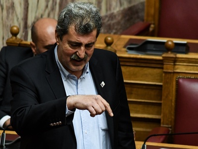 Επεισόδιο Πολάκη-Μητσοτάκη στη Βουλή- &q...