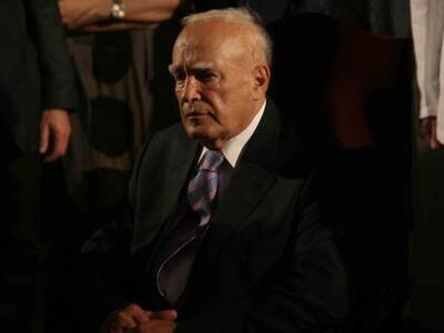 Κάρολος Παπούλιας: Χρέος της Πολιτείας τ...