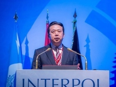 Ο πρώην πρόεδρος της Ιντερπόλ «δωροδοκήθ...
