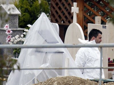 Κατάσχεση σε νεκροταφείο από το ΙΚΑ