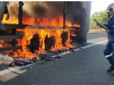 Ιόνια Οδός: Στις φλόγες τυλίχτηκε φορτηγ...