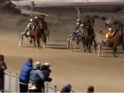 Βίντεο – Σοκ: Δημόσιο σεξ στον ιππόδρομο...