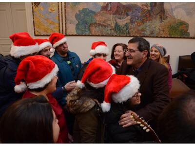 Τα "έψαλε"  και η ΚΝΕ σήμερα σ...