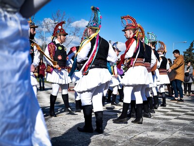 Οι Μωμόγεροι βγαίνουν στους δρόμους της Κοζάνης 
