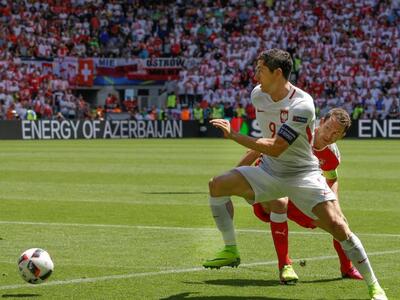 EURO 2016: Πρώτη στα προημιτελικά η Πολω...