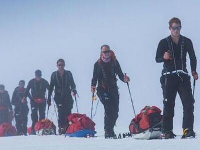 Ο πρίγκιπας Χάρι ετοιμάζεται για αποστολ...