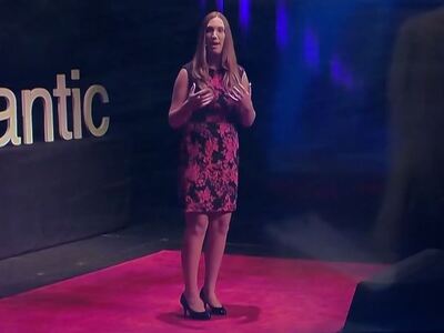 Σάρα Μακ Μπράιαντ: Η πρώτη τρανς γερουσι...