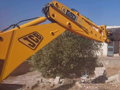 Ξεκίνησε η πρώτη κατεδάφιση αυθαιρέτου στη Μάνδρα