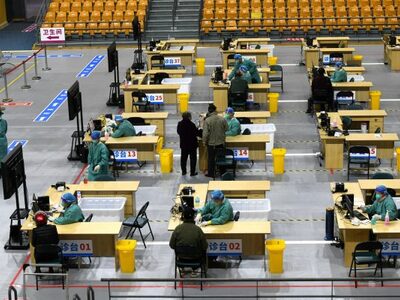 Η έκρηξη κρουσμάτων στην Κίνα απειλεί να...