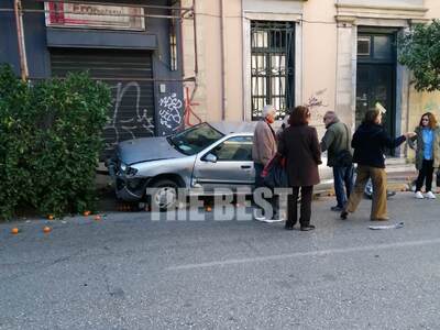 Πάτρα: Το Ι.Χ. καβάλησε το πεζοδρόμιο με...