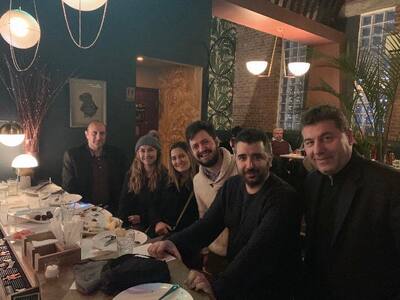 Οι πατρινοί της Νέας Υόρκης που κρατούν ...