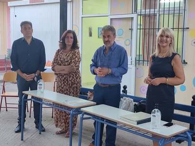 Στη φωτ. διακρίνονται ο αντιδήμαρχος Παι...