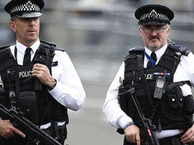 Τρεις ελαφρά τραυματίες από φάκελο με άγ...