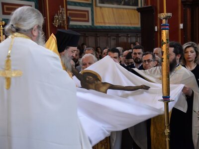 Η Αποκαθήλωση του Εσταυρωμένου στην Μητρ...