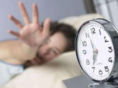 Ξυπνάς συνέχεια «στραβά»; Υπάρχει εξήγηση