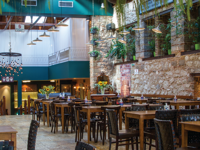 Κάθε Παρασκευή live με την Ιόνια Ορχήστρ...