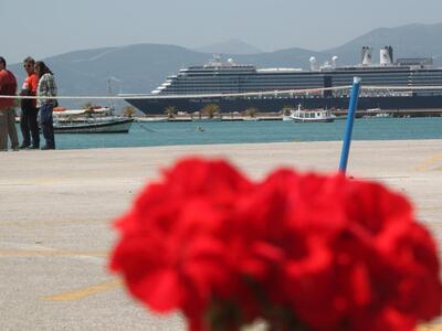 H Daily Mail, απαριθμεί 15 λόγους για το...