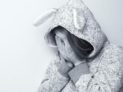 Αρνείται τις κατηγορίες περί πορνογραφία...