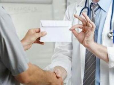 Σε αποχή καθηκόντων με εντολή Λοβέρδου  ...