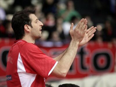 Παπαλουκάς υπέρ Αγγελόπουλων