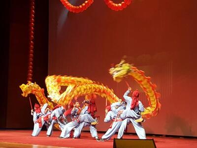 Δράκοι και απίστευτες ακροβατικές φιγούρ...