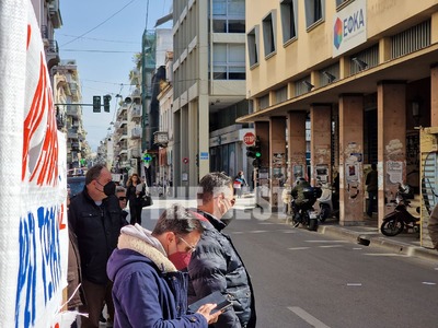 Πάτρα: Κινητοποίηση των οικοδόμων στο κέ...