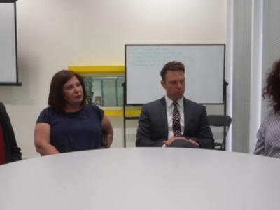 Συνάντηση Κασσελάκη με τις μητέρες δύο θ...