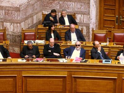 Υπερψηφίστηκε με 153 υπέρ και 145 κατά ο...