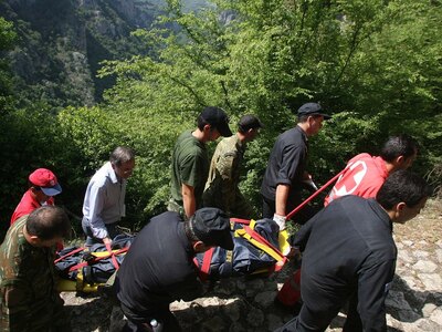 Λουτράκι: Aυτή είναι η σπηλιά όπου βρέθη...