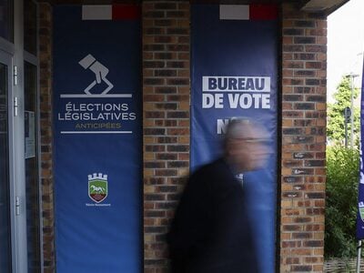 Εκλογές στη Γαλλία: 218 υποψήφιοι αποσύρ...