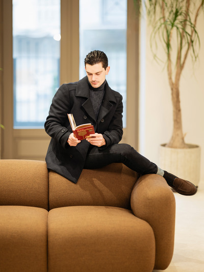 Τζιν παντελόνι, μάλλινο ζιβάγκο, ημίπαλτ...