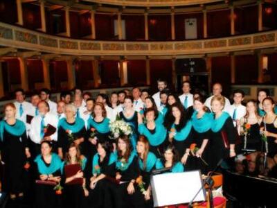 Η Χορωδία του Πανεπιστημίου Πατρών πάει ...