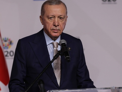 «Κρότοι από τενεκέδες»: Πυρά Ερντογάν κα...