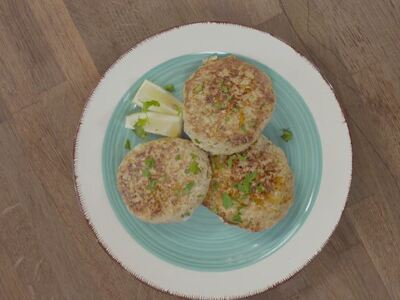 Νόστιμα μπιφτέκια κοτόπουλο... γεμιστά  