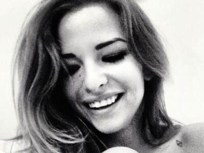 Η Εριέττα Κούρκουλου ποζάρει με sexy κορ...