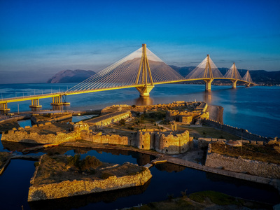 Η γέφυρα Ρίου Αντιρρίου στο φως της ανατολής