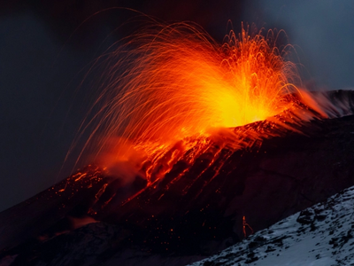 Εξερράγη ξανά το ηφαίστειο της Αίτνας