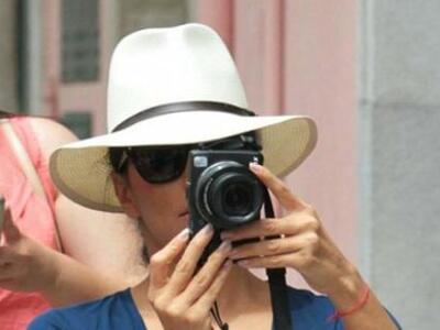 Eva Longoria: Με λευκό καuτό σορτσάκι στ...