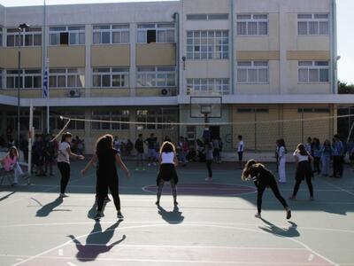 Η κυβέρνηση επαναφέρει την προφορική συν...