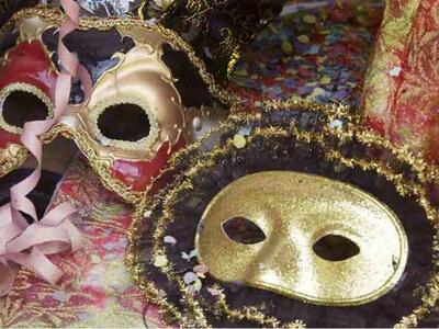 Έκθεση αποκριάτικων μασκών από τους μαθη...