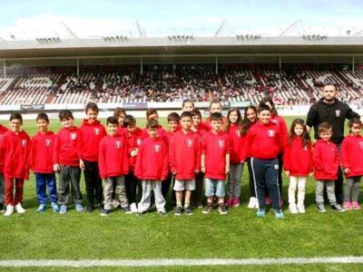 Το Δημοτικό σχολείο Φαρρών "ευχαρισ...