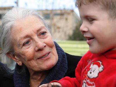 Στα κέντρα φιλοξενίας προσφύγων η πολυβρ...
