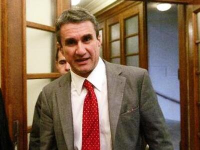 Προβάδισμα στην κούρσα της διαδοχής παίρ...