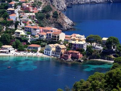 Το Ιόνιο μαγνητίζει τους Αμερικανούς: Αυ...